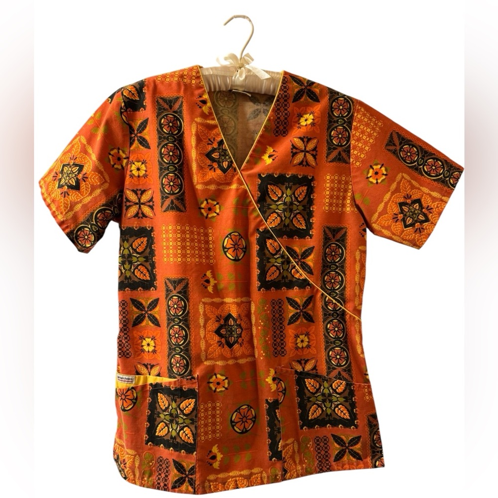 Scrub Top Orange Patterned Size XS